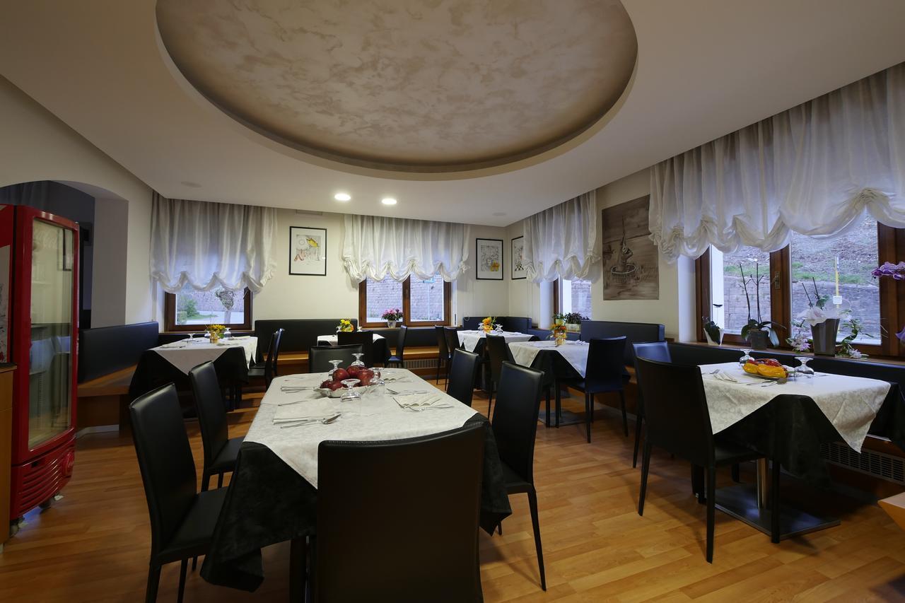 Albergo De March ฟาร์รา ดัลปาโก ภายนอก รูปภาพ