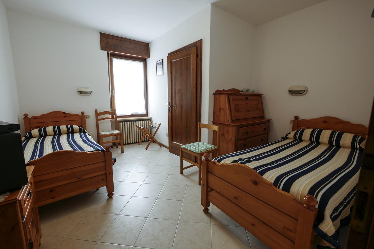 Albergo De March ฟาร์รา ดัลปาโก ภายนอก รูปภาพ
