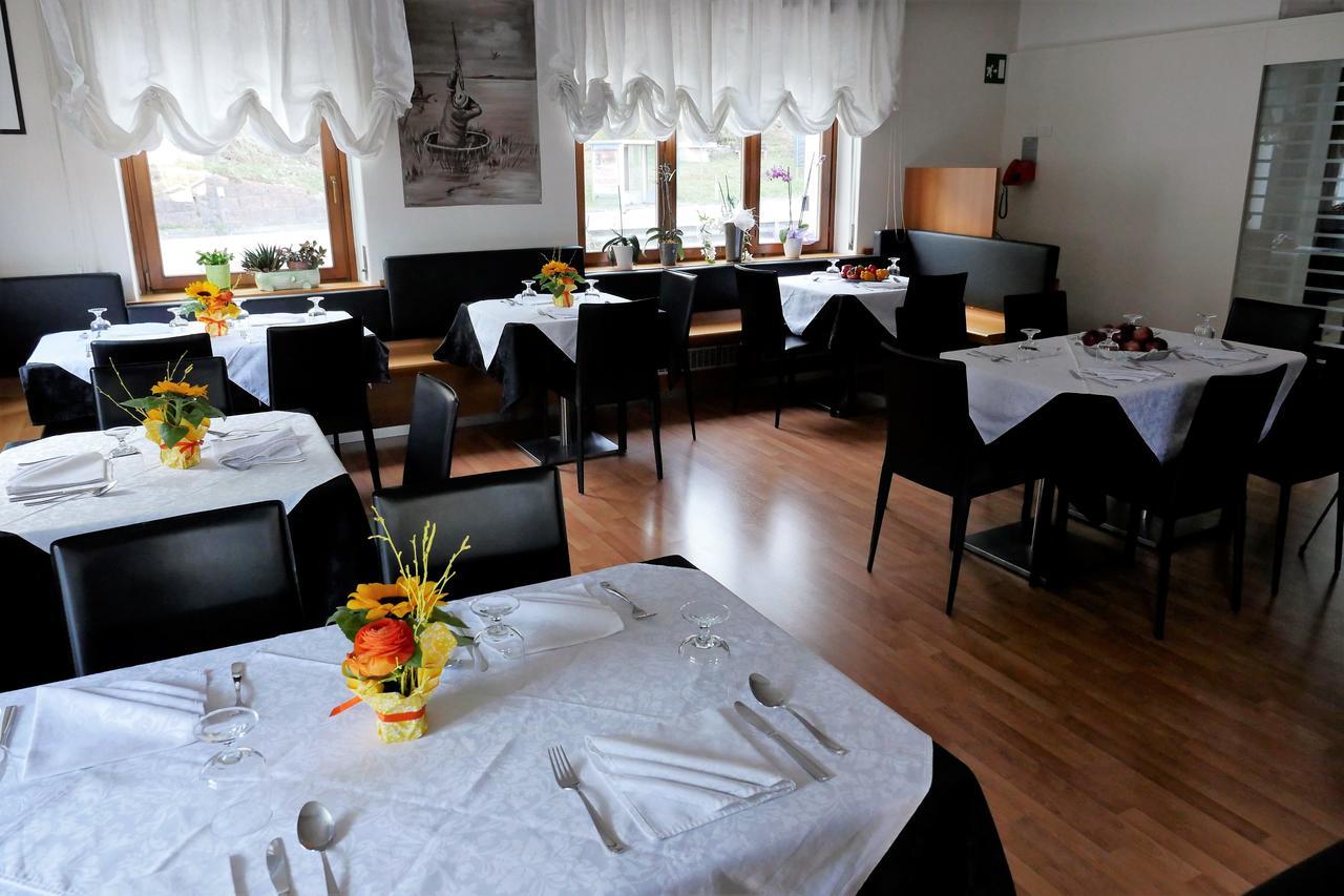Albergo De March ฟาร์รา ดัลปาโก ภายนอก รูปภาพ