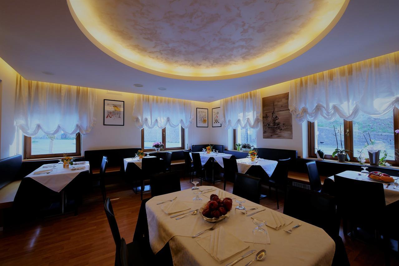Albergo De March ฟาร์รา ดัลปาโก ภายนอก รูปภาพ